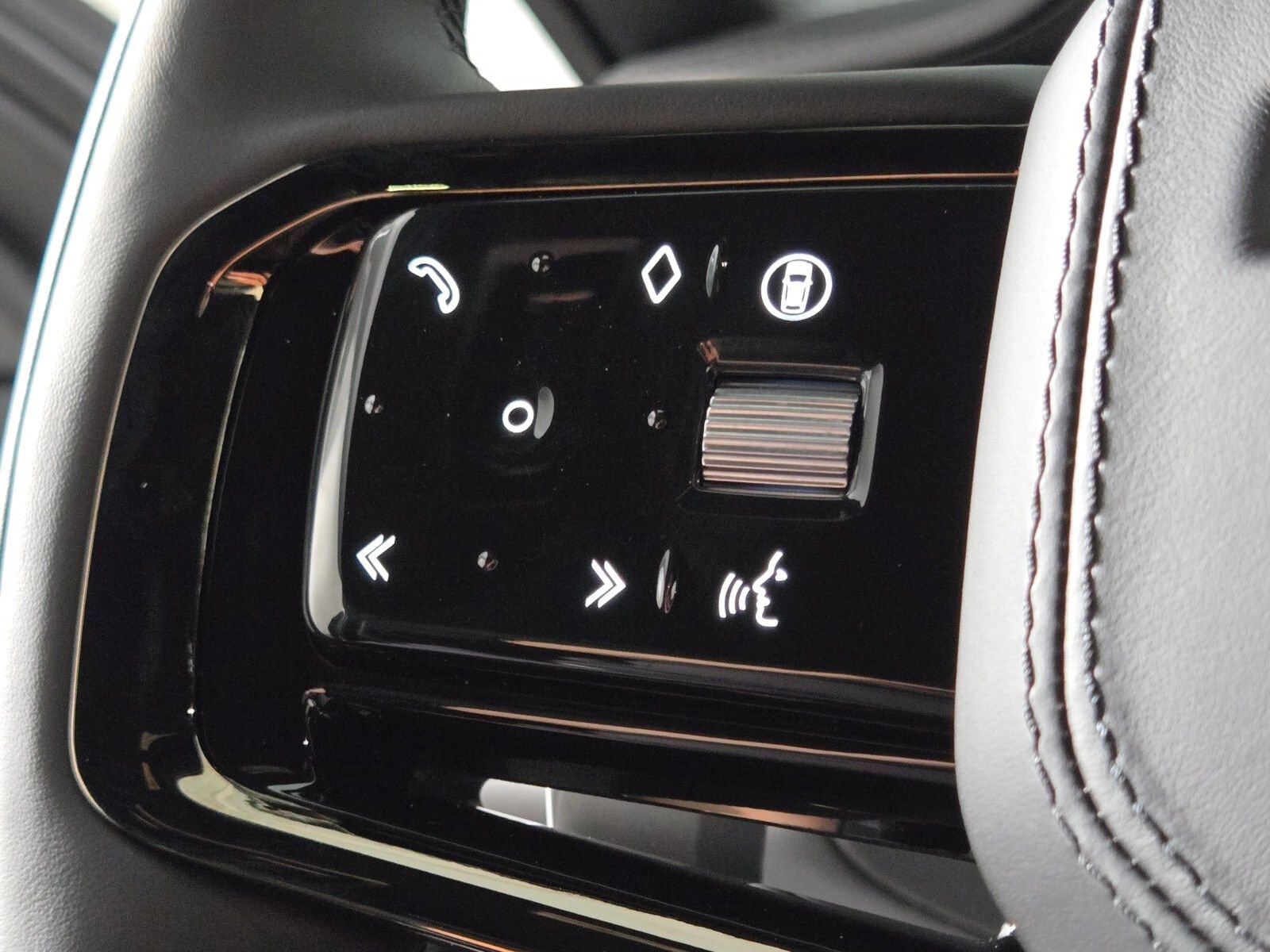 New 2026 Land Rover Range Rover Sport Dynamic SE AWD/4WD image 24