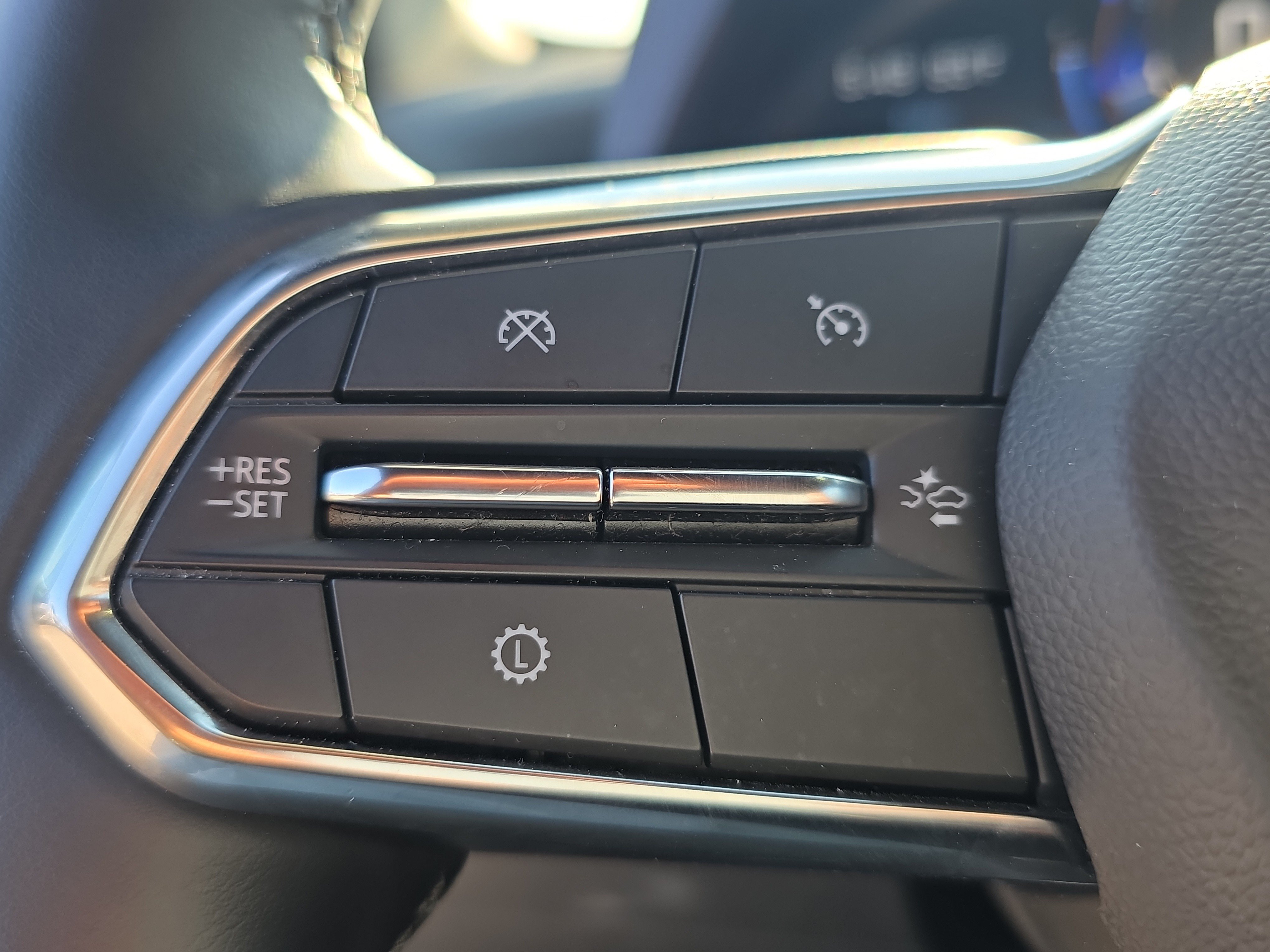 Used 2025 Chevrolet Equinox LT AWD/4WD image 28