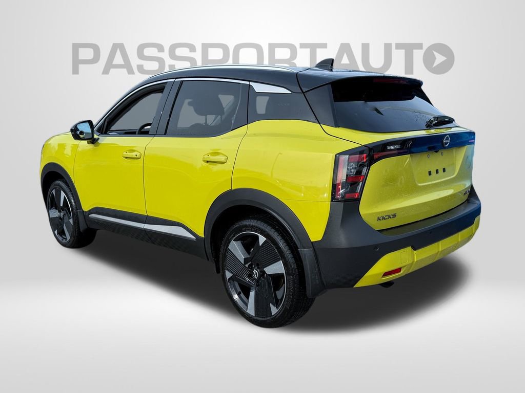 Certified 2025 Nissan Kicks SR image 3