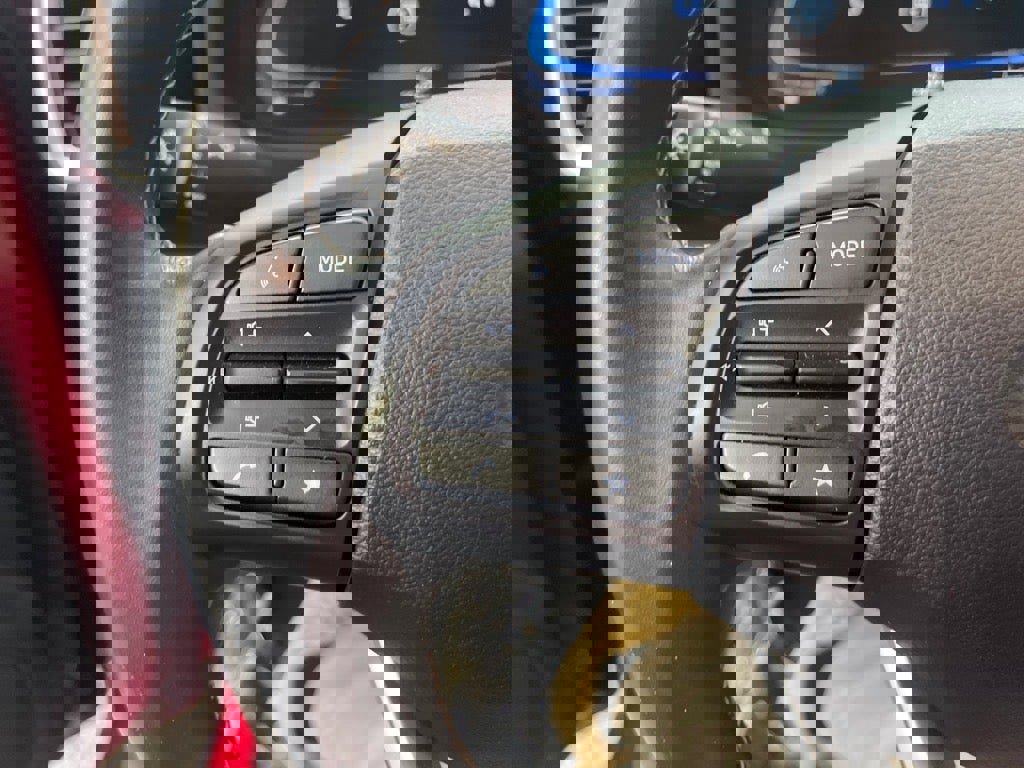 Used 2024 Hyundai Venue SEL image 8