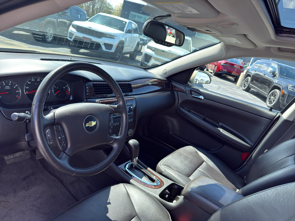 Used 2012 Chevrolet Impala LTZ FWD image 23