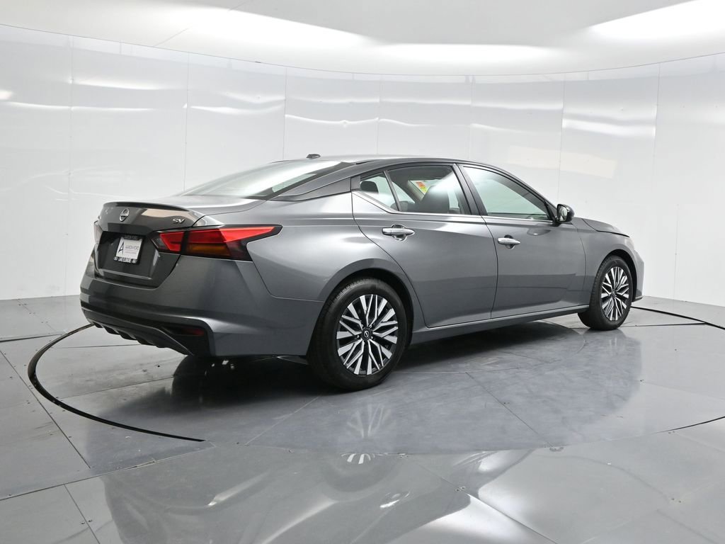 Used 2024 Nissan Altima 2.5 SV image 39