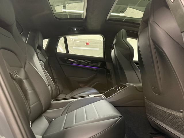 Certified 2025 Porsche Panamera GTS AWD/4WD image 29