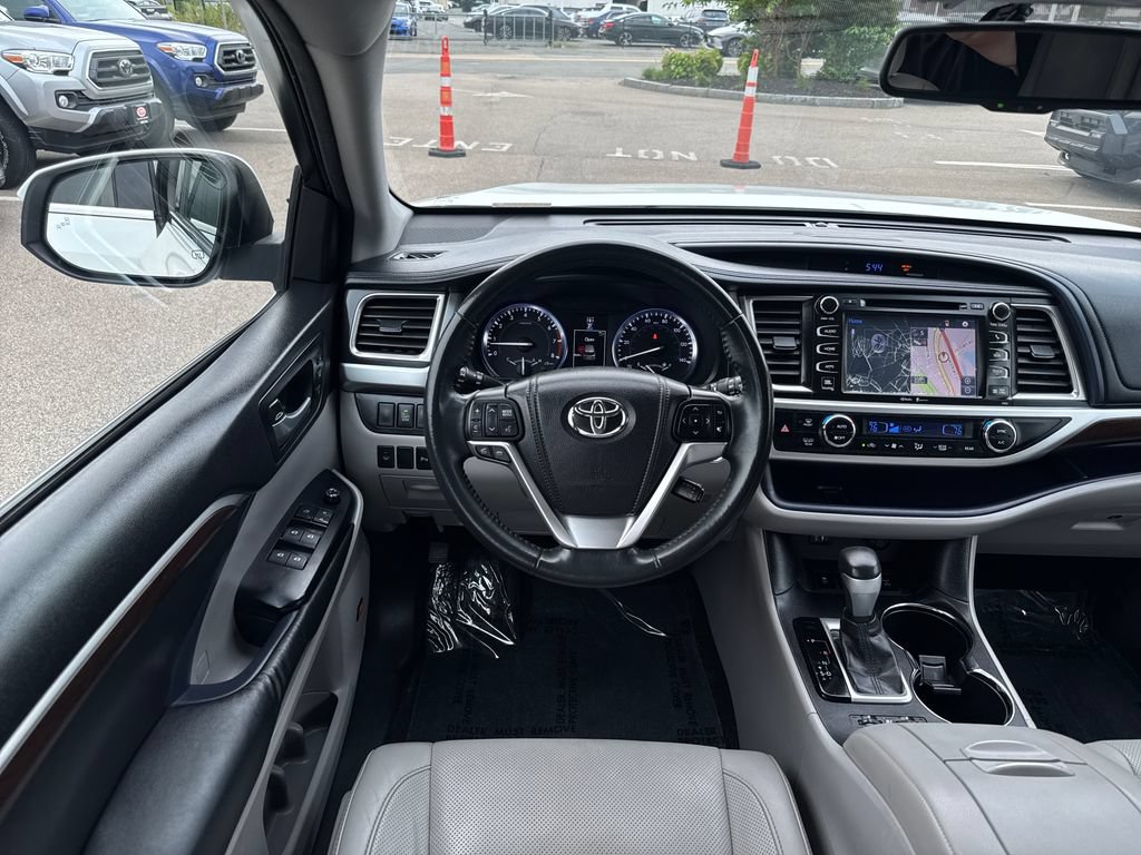 Used 2015 Toyota Highlander Limited AWD/4WD image 14