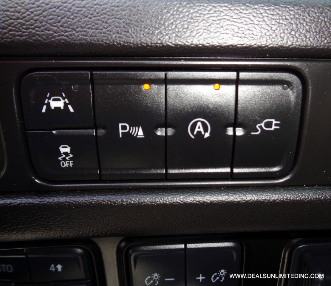Used 2021 GMC Yukon XL SLE w/ Gmc Pro Safety Plus Package AWD/4WD image 13