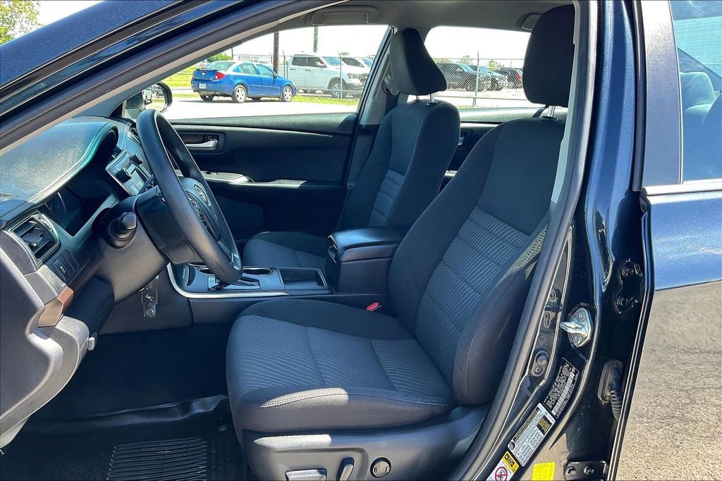 Used 2017 Toyota Camry LE FWD image 18