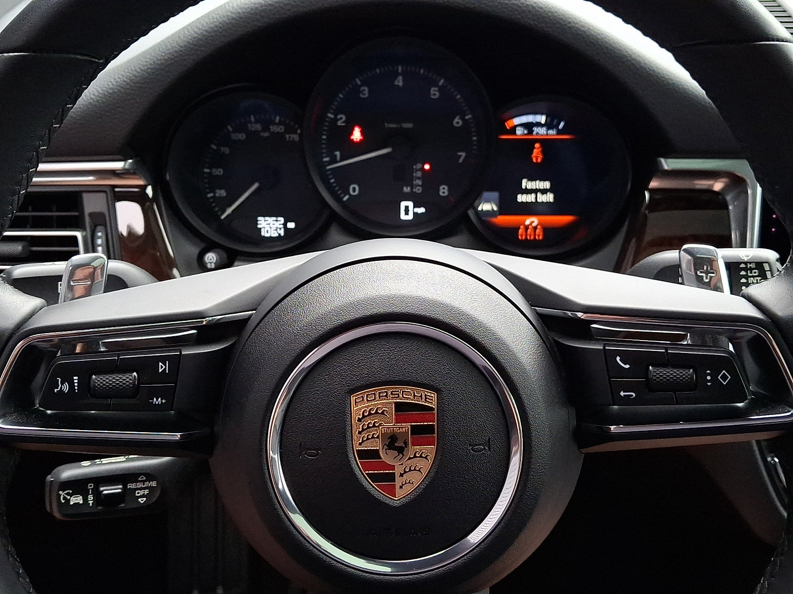 Certified 2025 Porsche Macan AWD/4WD image 23