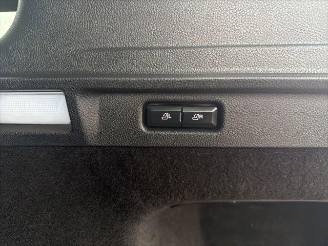 Used 2022 Lincoln Corsair Reserve w/ Elements Package image 11