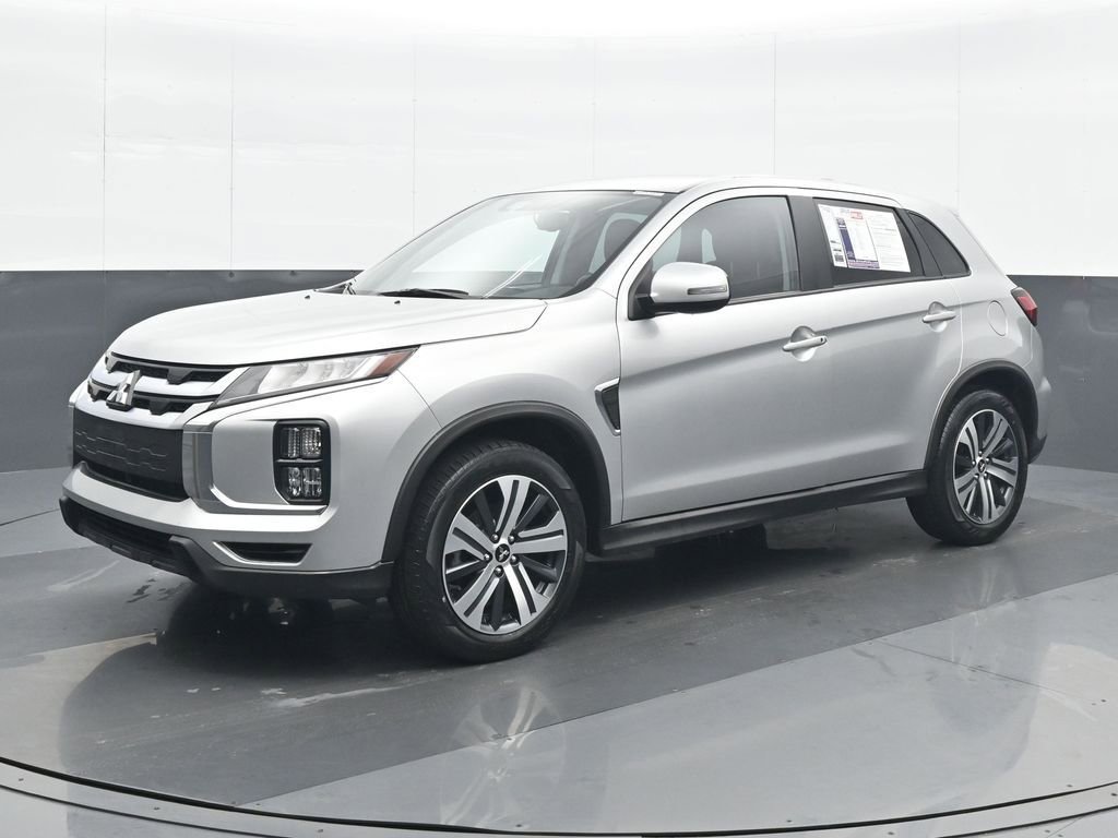 Used 2024 Mitsubishi Outlander Sport SE image 2