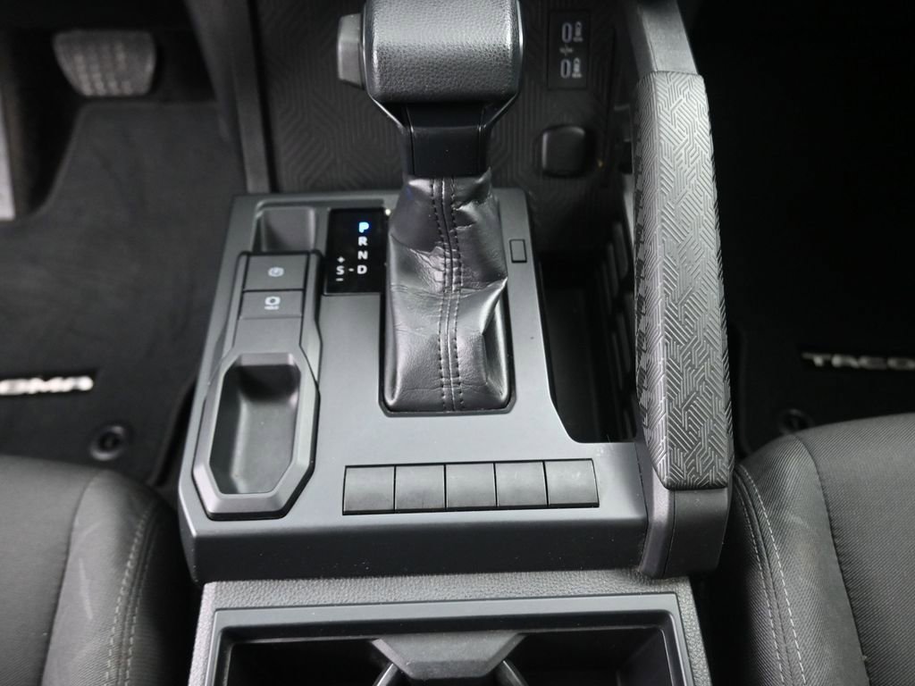 Used 2024 Toyota Tacoma SR image 10