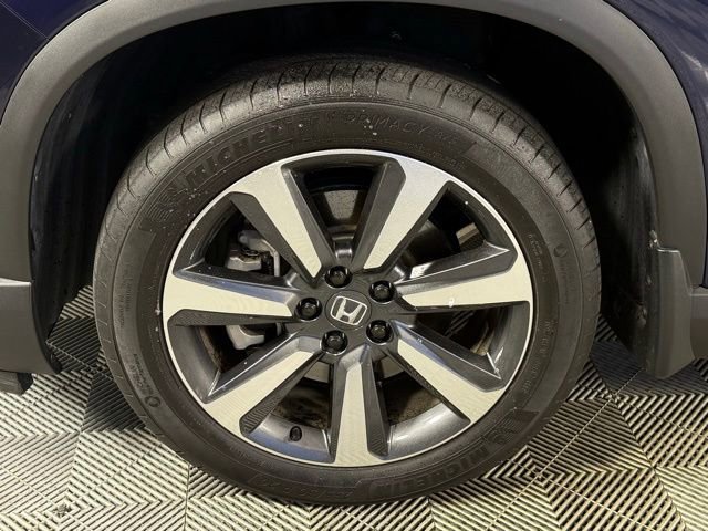 Used 2025 Honda Pilot Touring image 9