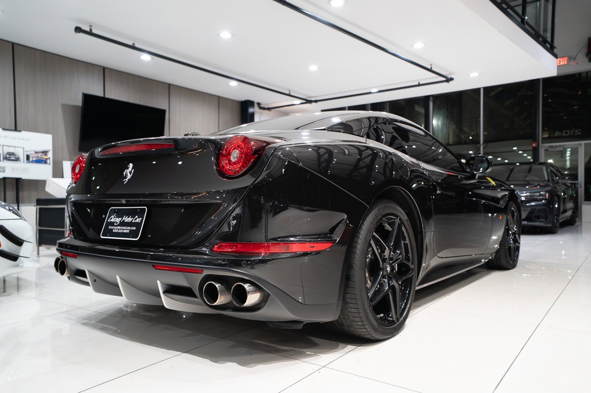 Used 2015 Ferrari California T image 43