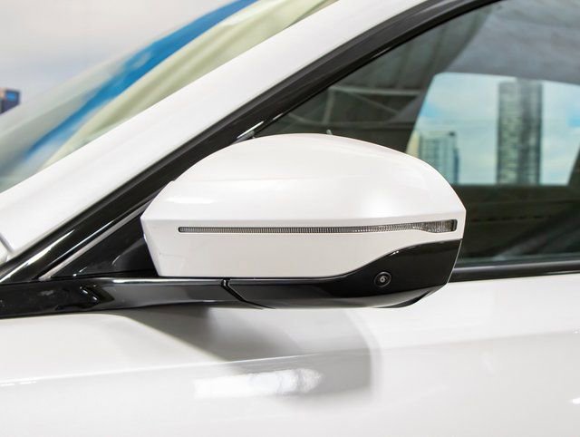 Used 2026 BMW 740i xDrive w/ Premium Package image 10