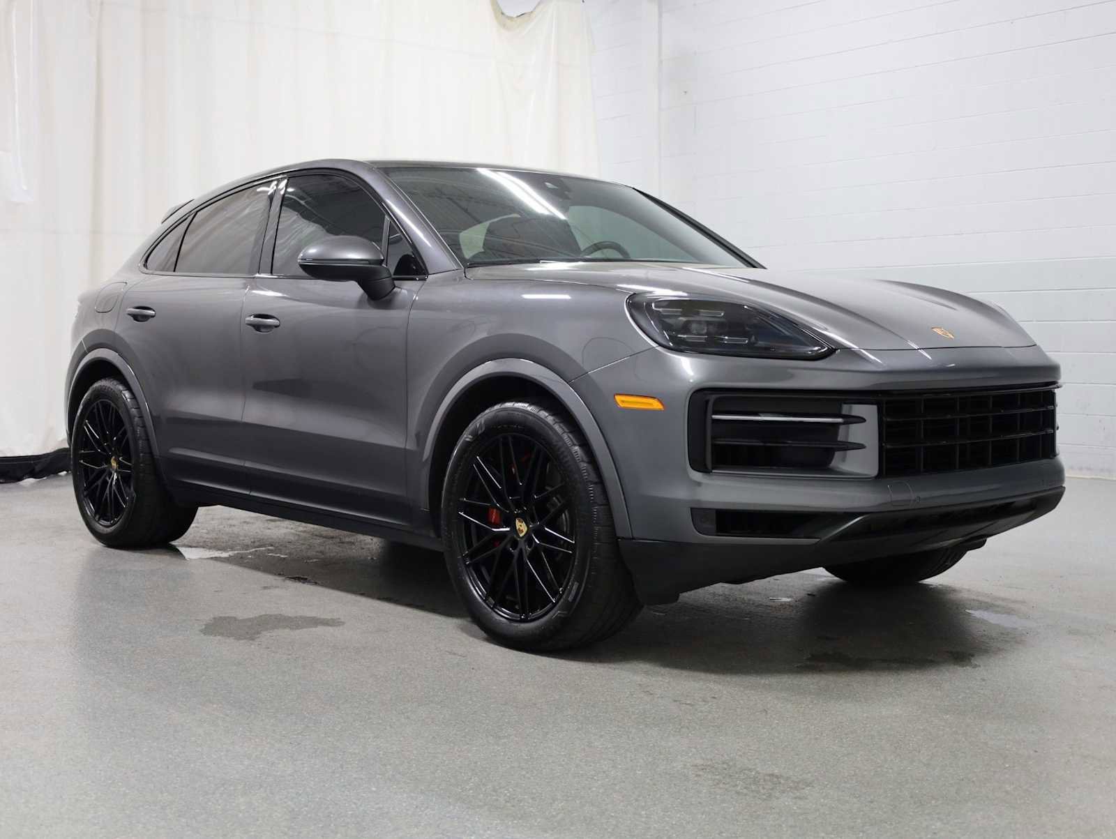 Used 2024 Porsche Cayenne S AWD/4WD image 13