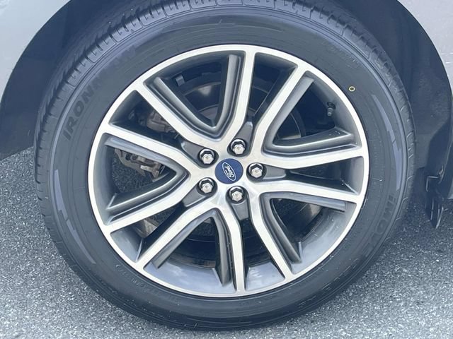 Used 2021 Ford Edge Titanium w/ Equipment Group 301A FWD image 7