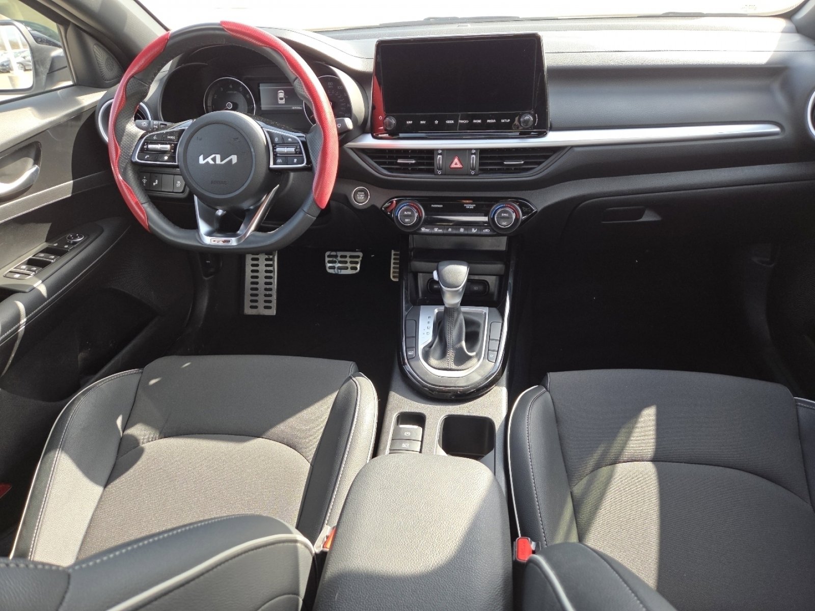 Used 2024 Kia Forte GT-Line image 23