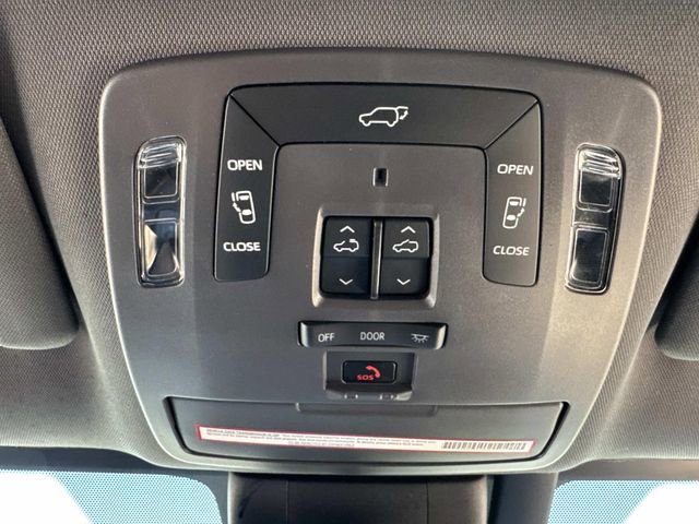 Used 2021 Toyota Sienna Platinum image 24