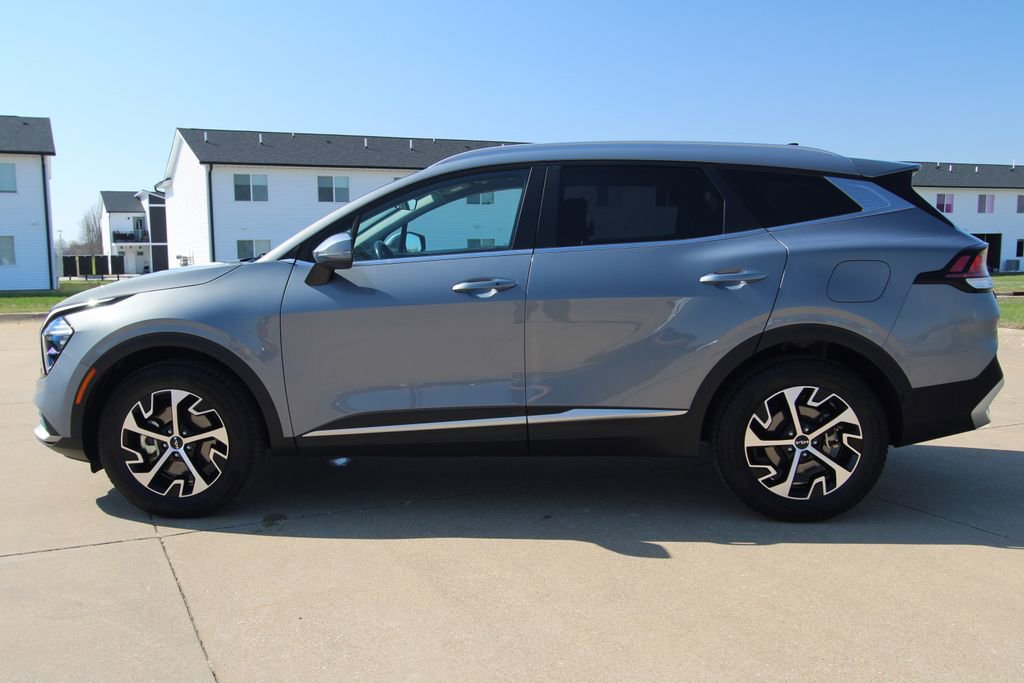 Used 2023 Kia Sportage EX image 16
