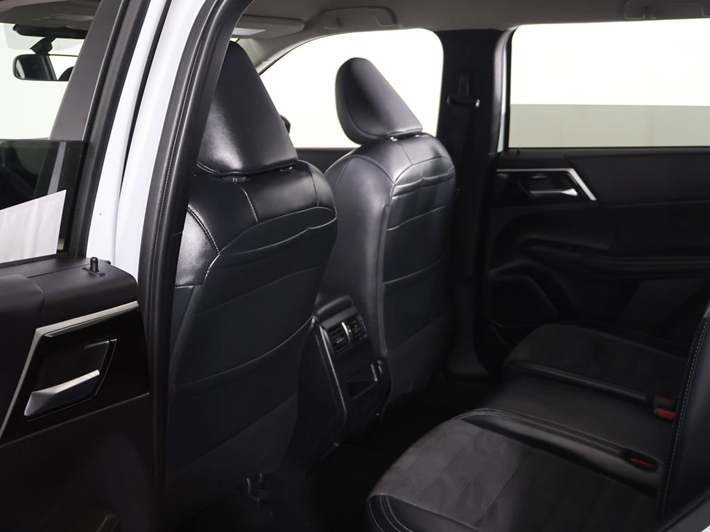 Used 2024 Mitsubishi Outlander SE AWD/4WD image 28