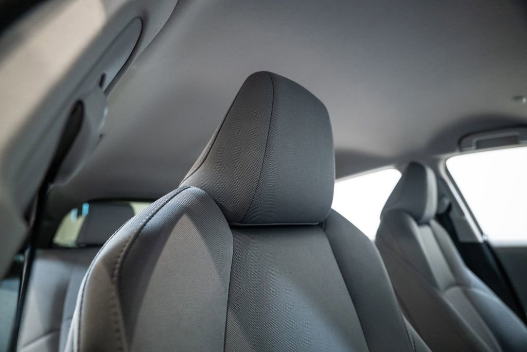 Used 2023 Toyota Venza LE image 16