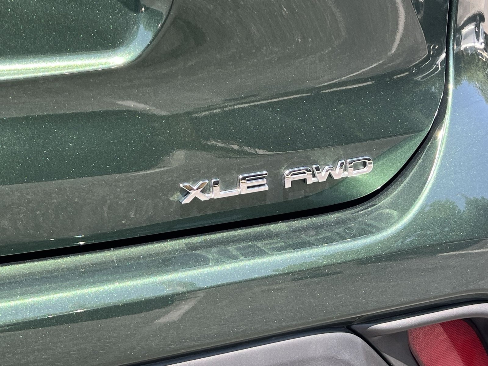 Used 2024 Toyota Highlander XLE AWD/4WD image 39