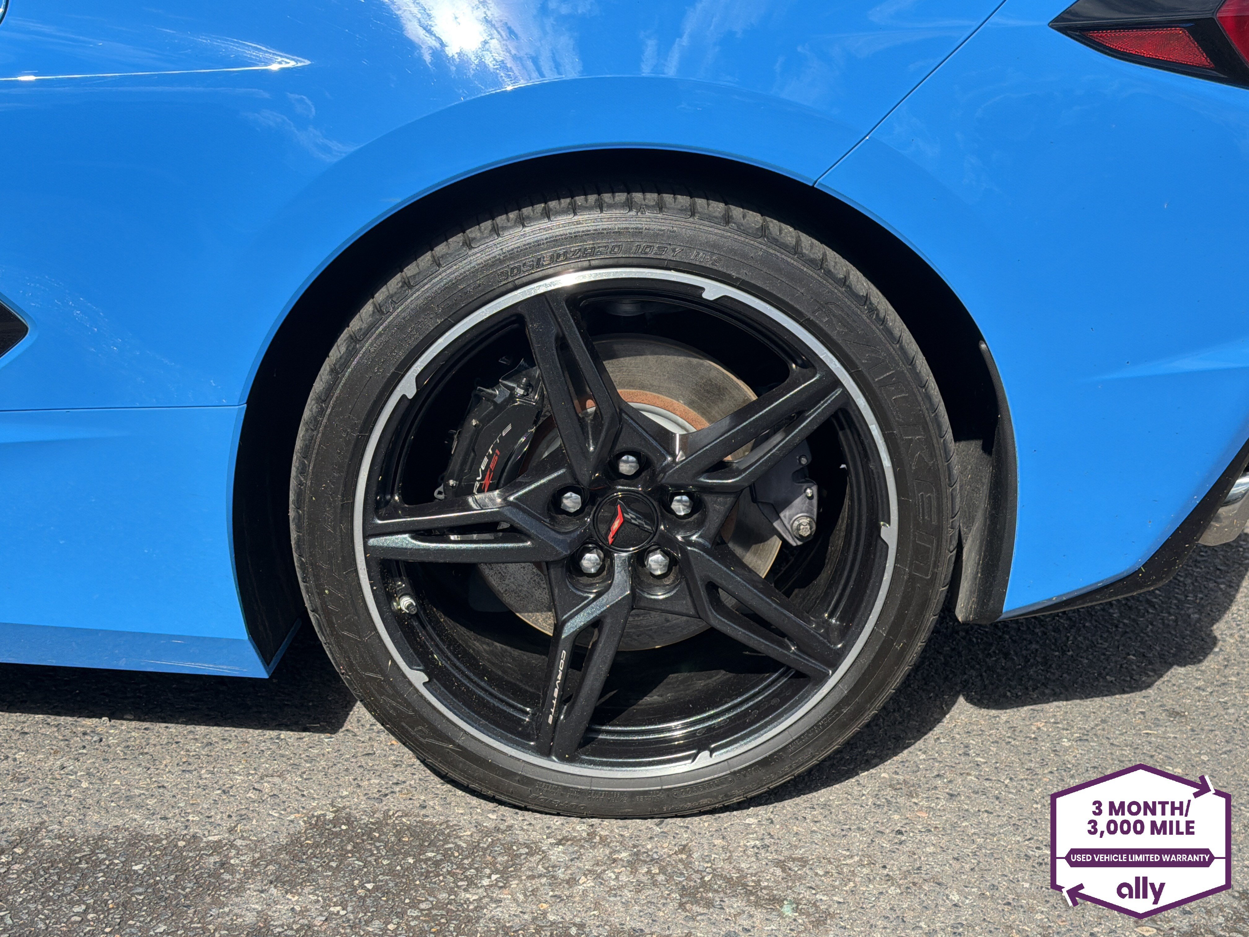 Used 2021 Chevrolet Corvette Stingray Coupe w/ Z51 Performance Package RWD image 24