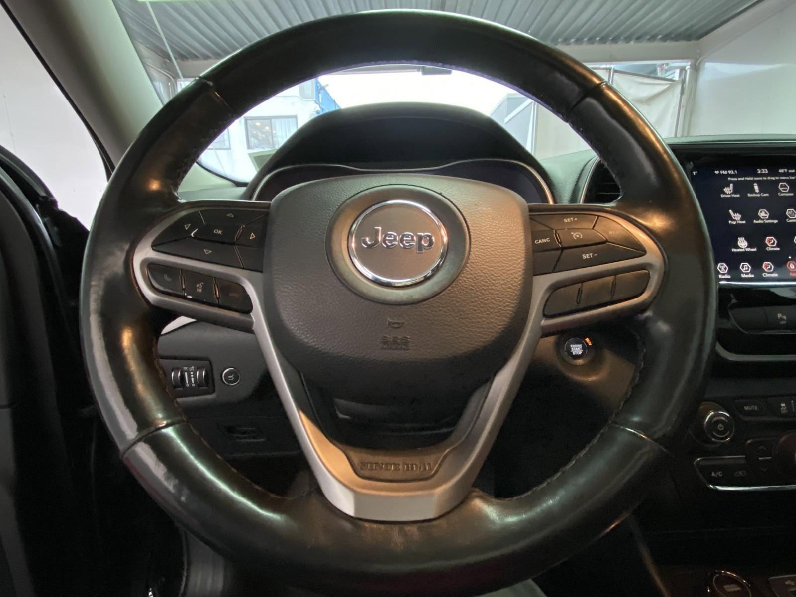 Used 2019 Jeep Cherokee Limited image 23