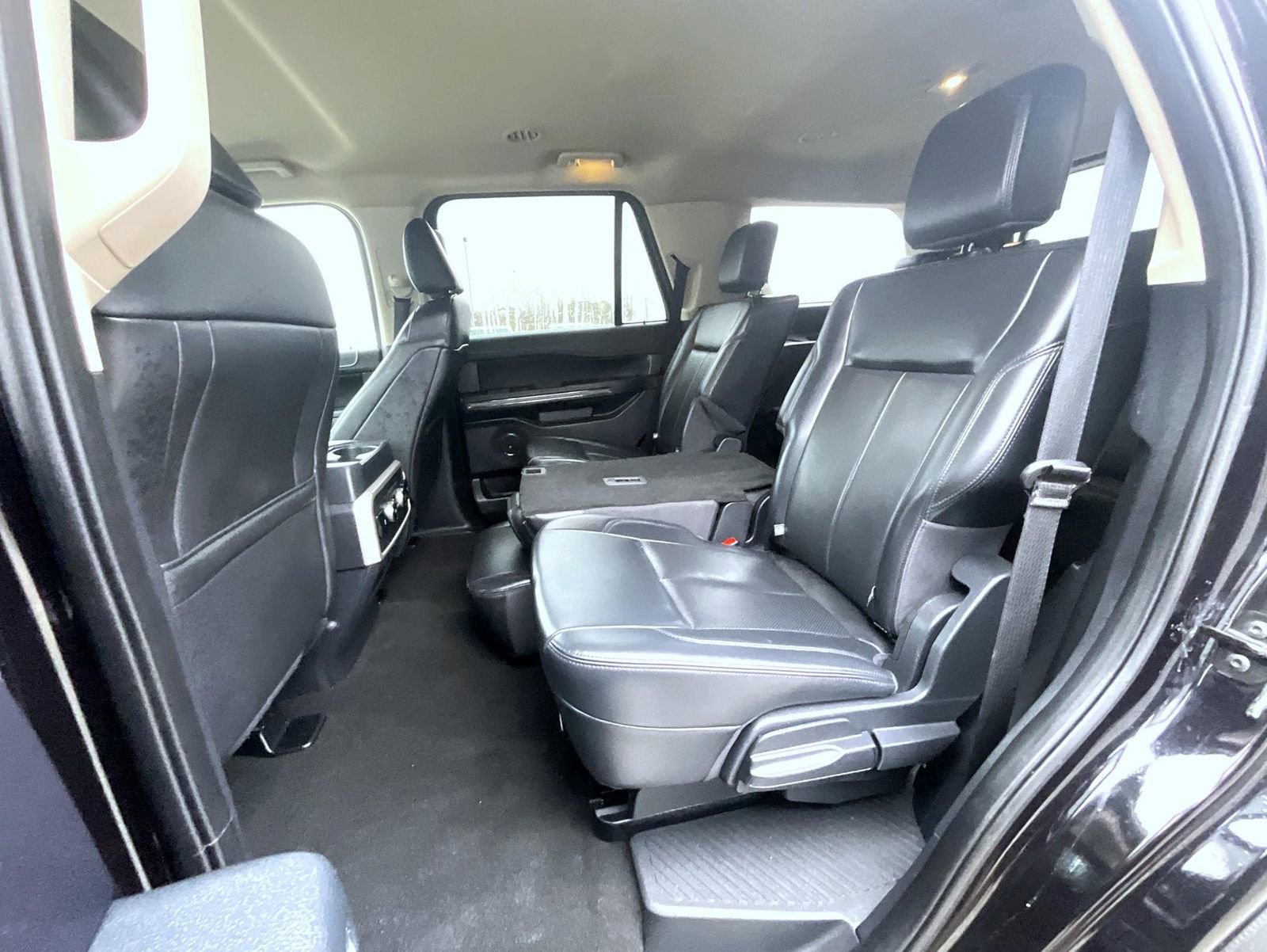 Used 2024 Ford Expedition XLT image 22