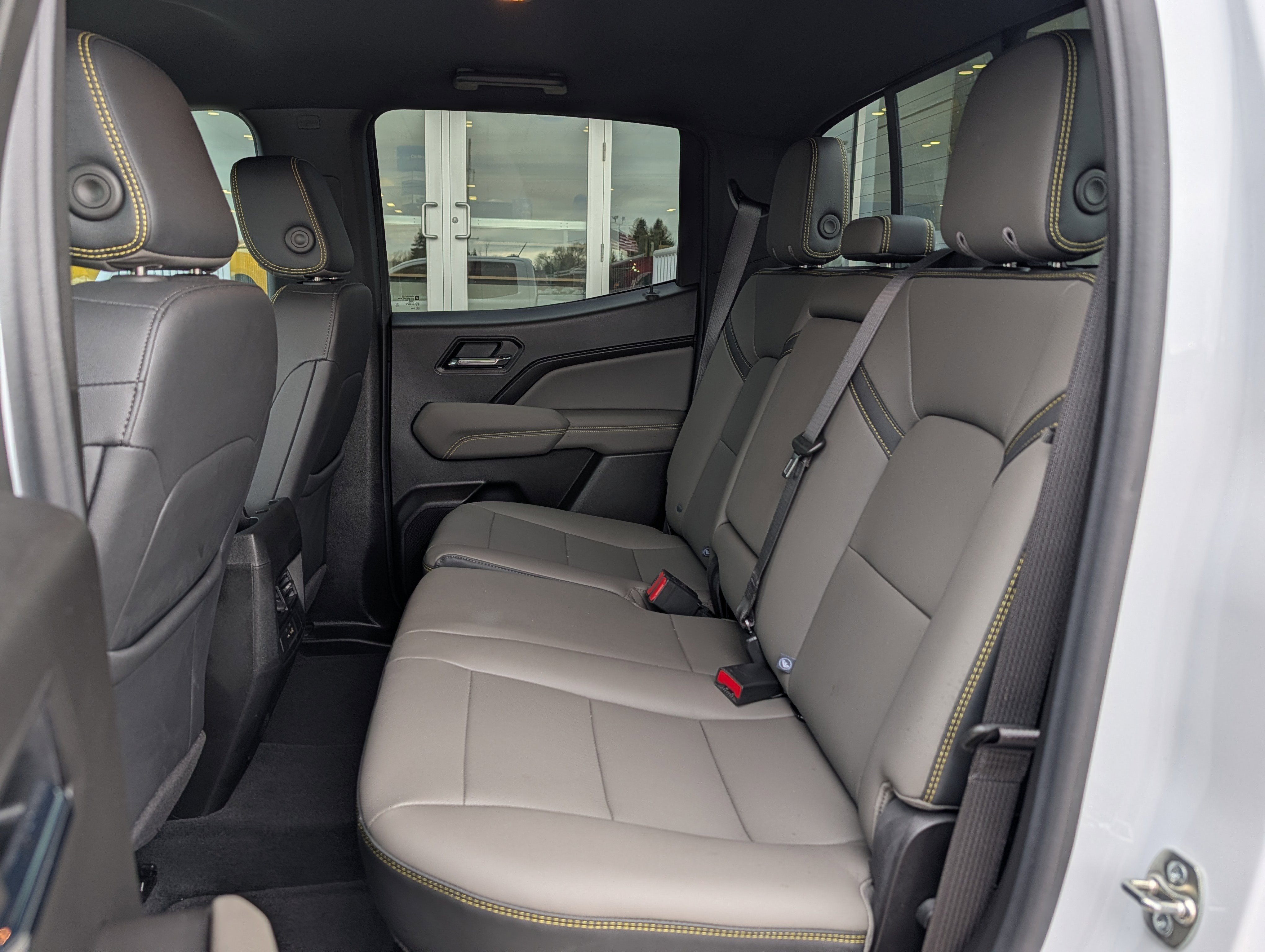 Certified 2025 Chevrolet Colorado ZR2 w/ Technology Package AWD/4WD image 9