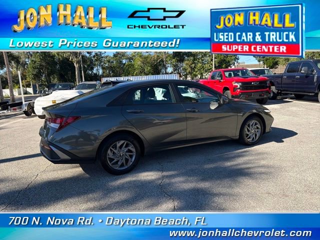 Used 2024 Hyundai Elantra SEL image 12