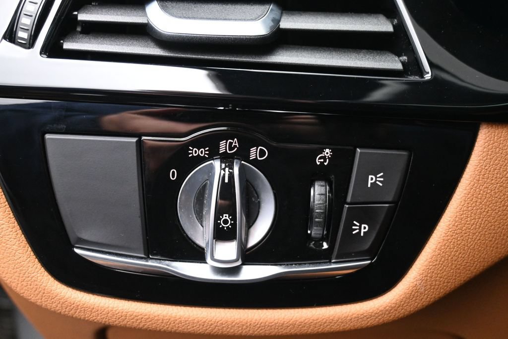 Used 2021 BMW 530i w/ Premium Package RWD image 20