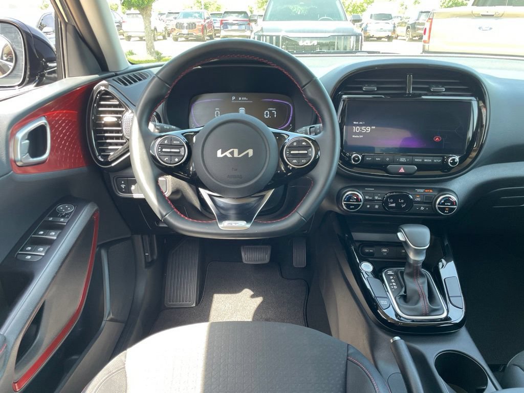 Used 2025 Kia Soul GT-Line FWD image 13