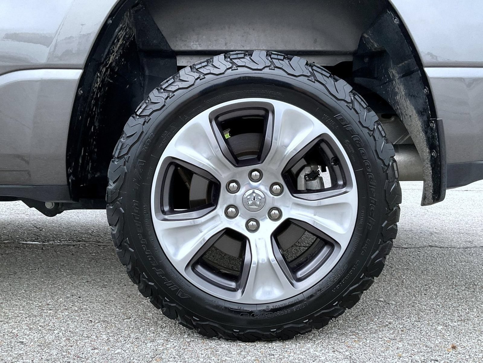 Used 2023 RAM 1500 Laramie AWD/4WD image 22