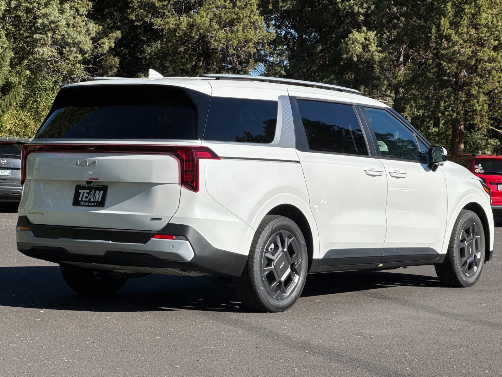 New 2026 Kia Carnival EX image 4