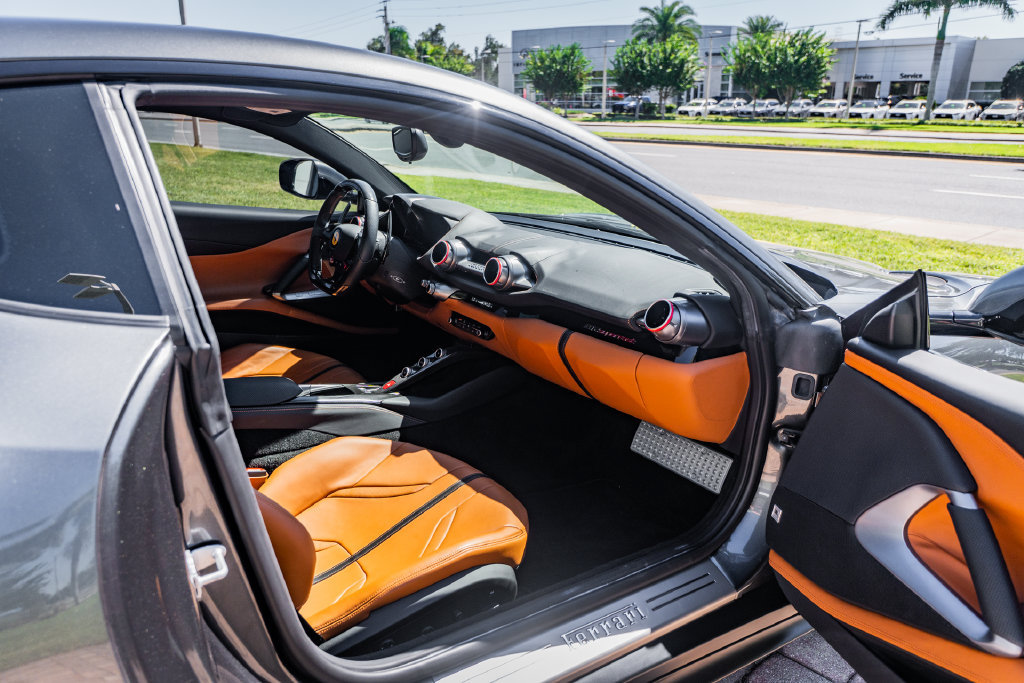 Used 2019 Ferrari 812 Superfast RWD image 30
