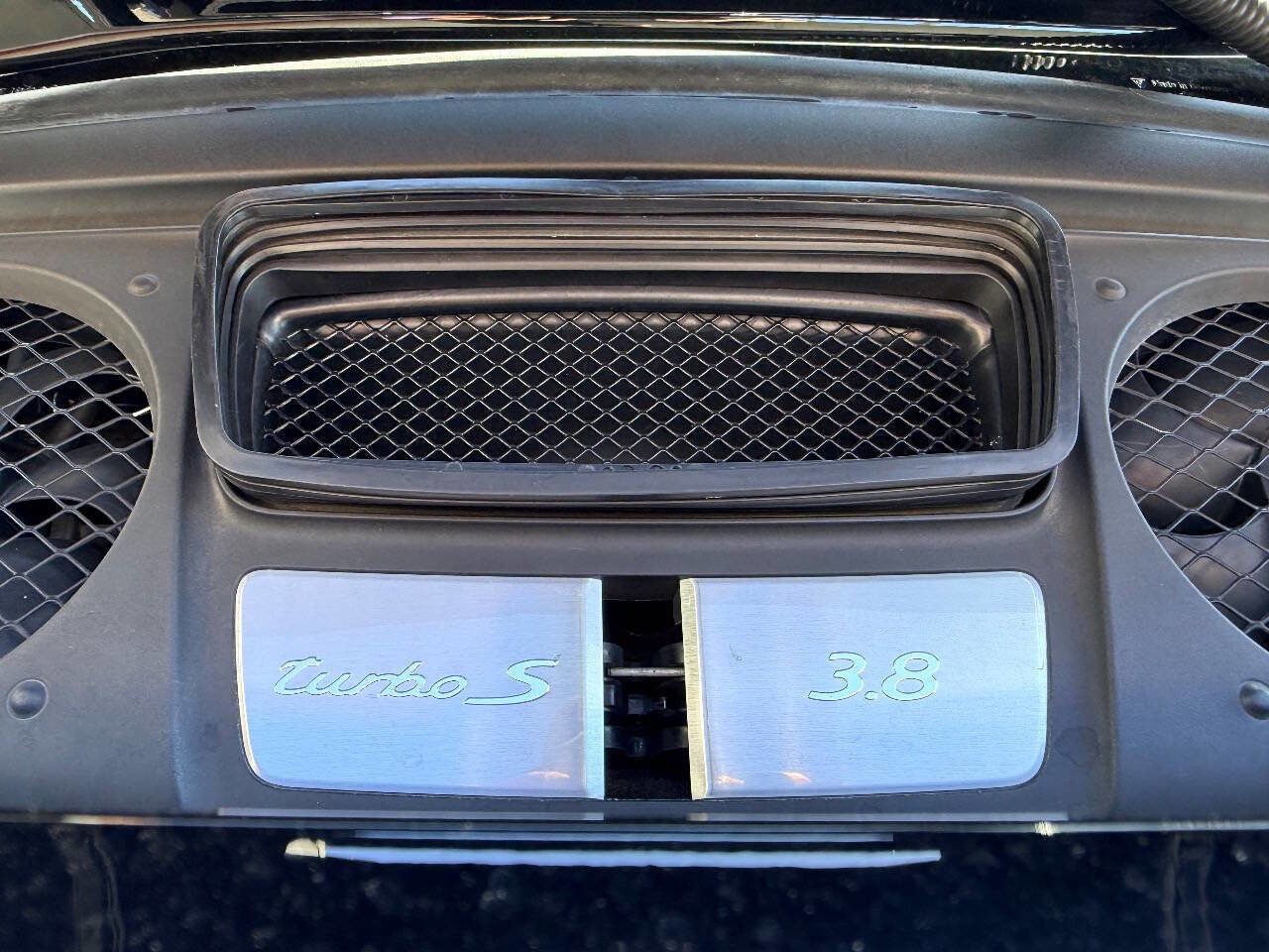 Used 2015 Porsche 911 Turbo S image 39