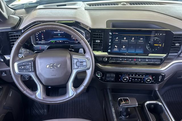 Used 2024 Chevrolet Silverado 1500 LT Trail Boss w/ Convenience Package II AWD/4WD image 16