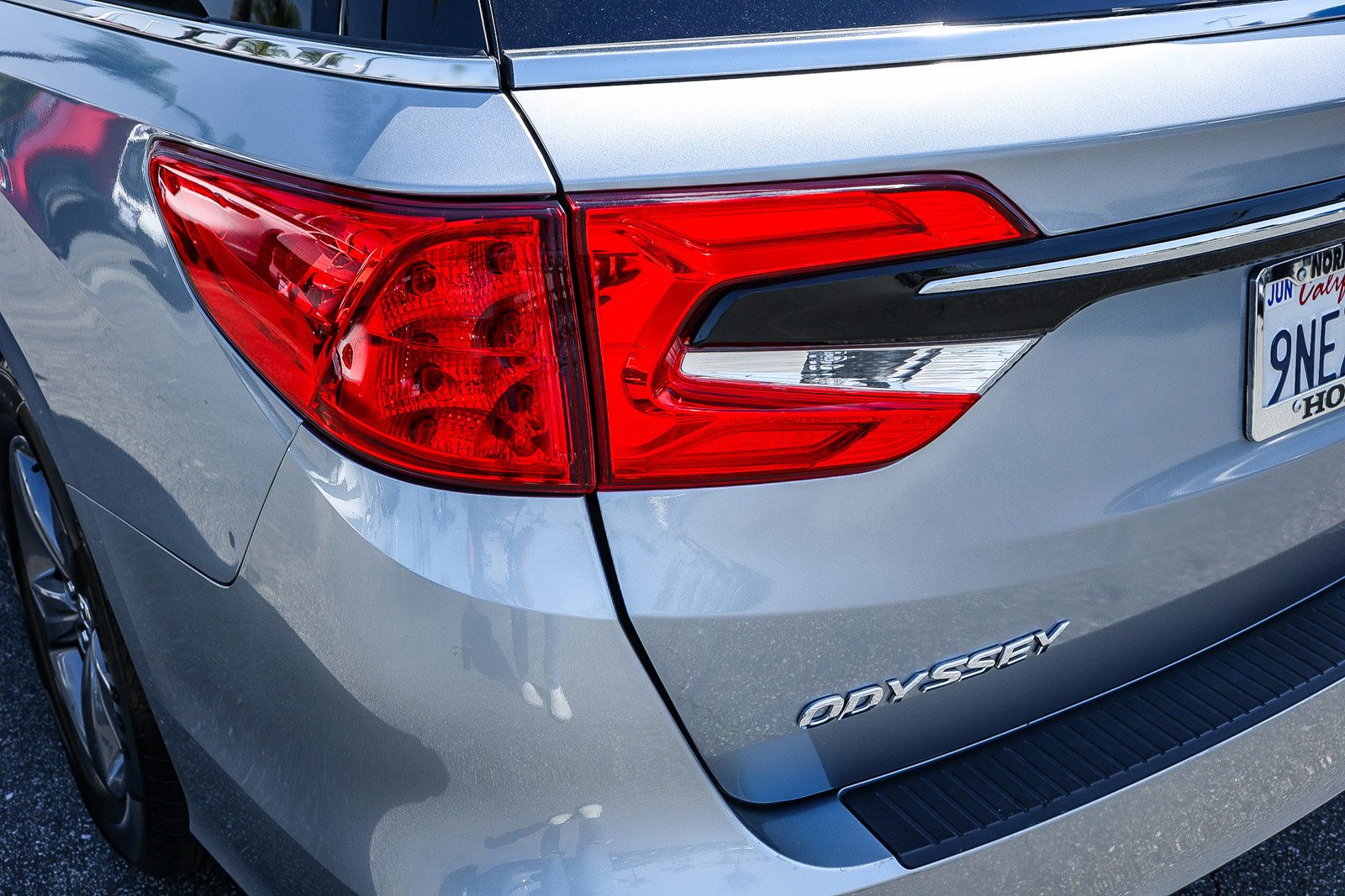 Certified 2024 Honda Odyssey EX image 8