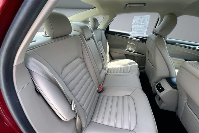 Used 2019 Ford Fusion SEL FWD image 25