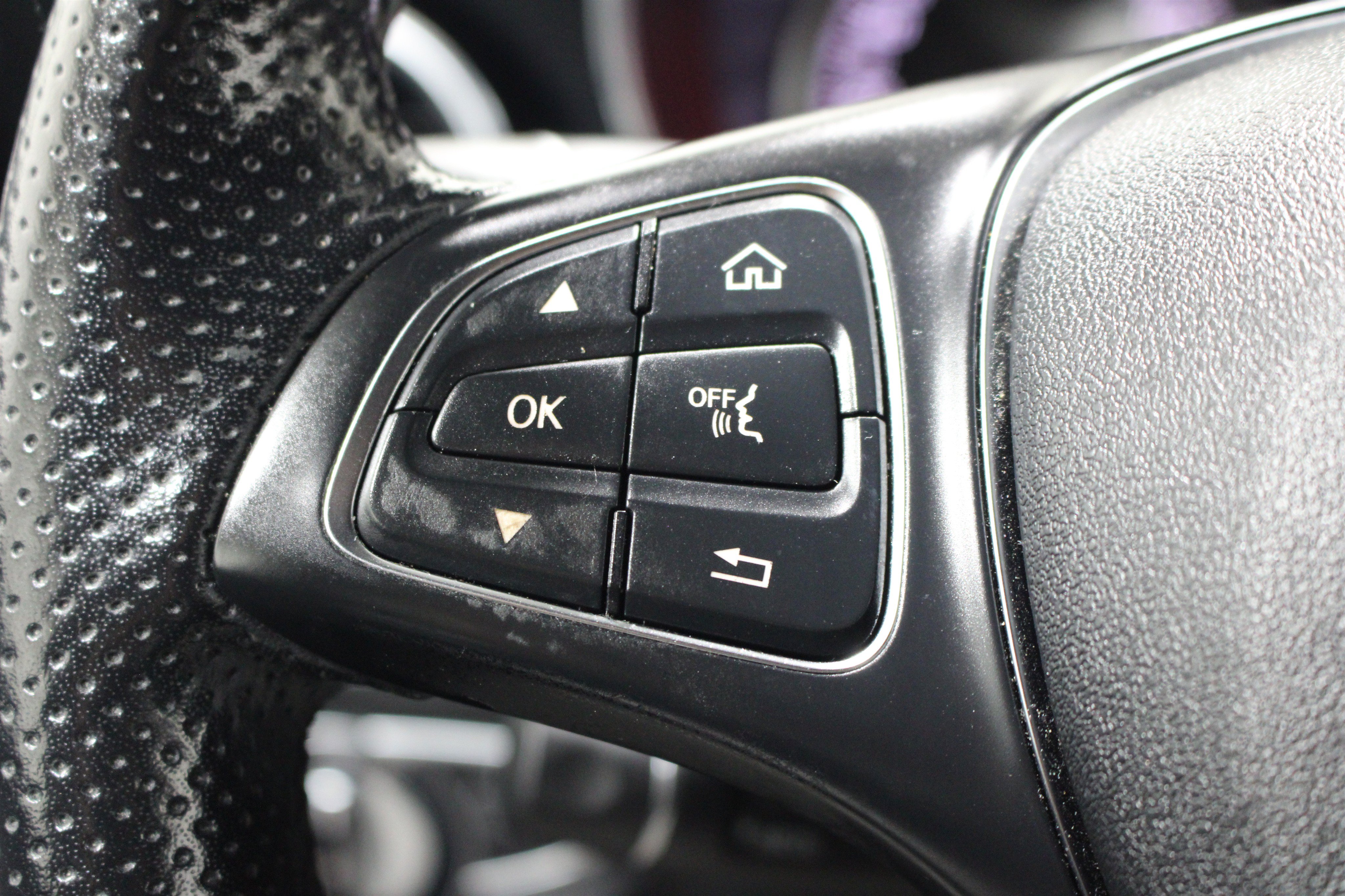 Used 2019 Mercedes-Benz GLC 300 4MATIC image 13