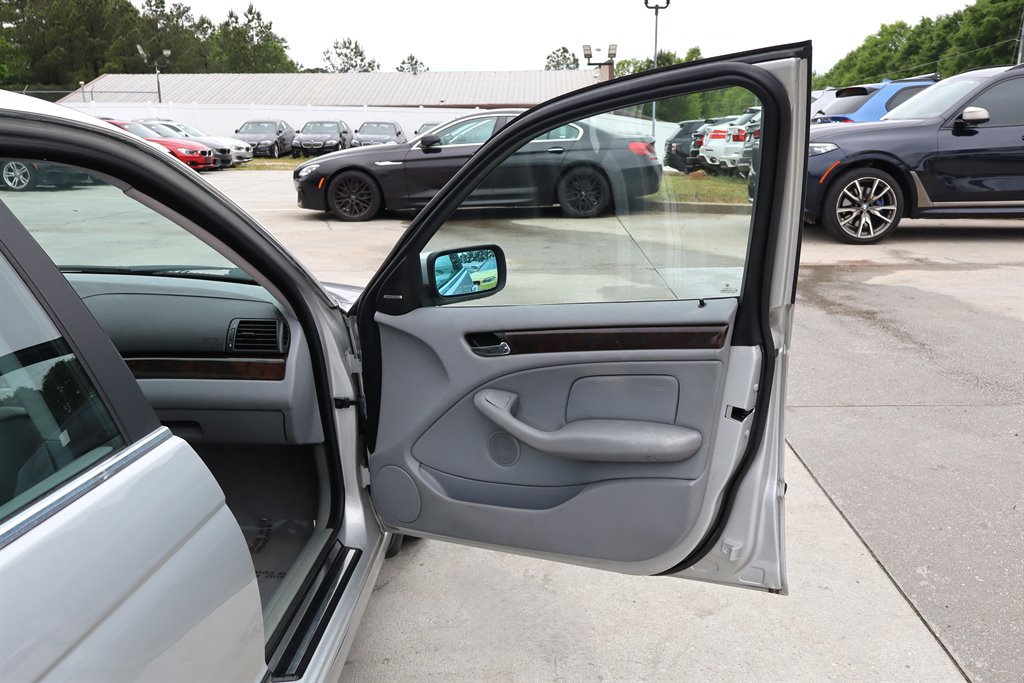 Used 2001 BMW 330i Sedan image 28