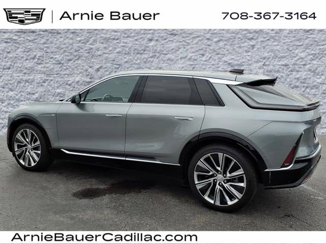 Certified 2025 Cadillac Lyriq Luxury w/ LPO, Floor Liner Package AWD/4WD image 8