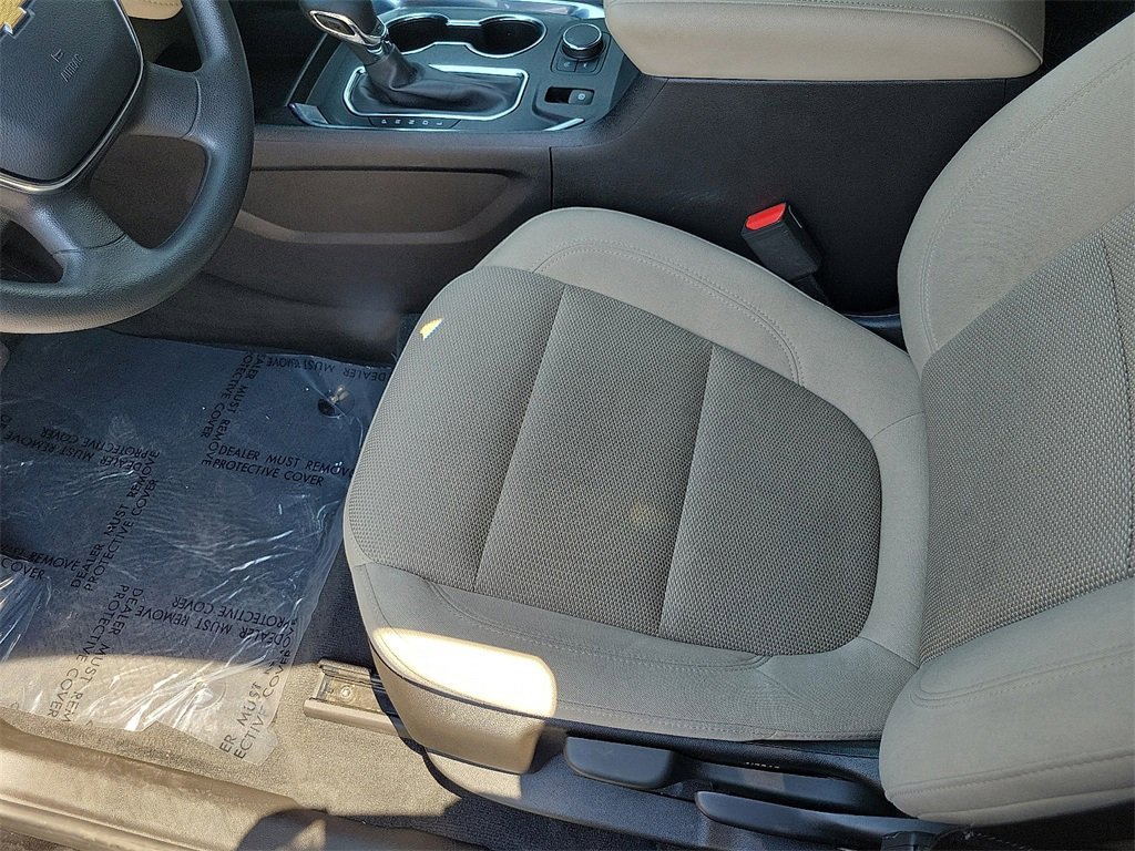 Used 2022 Chevrolet Traverse LS image 18
