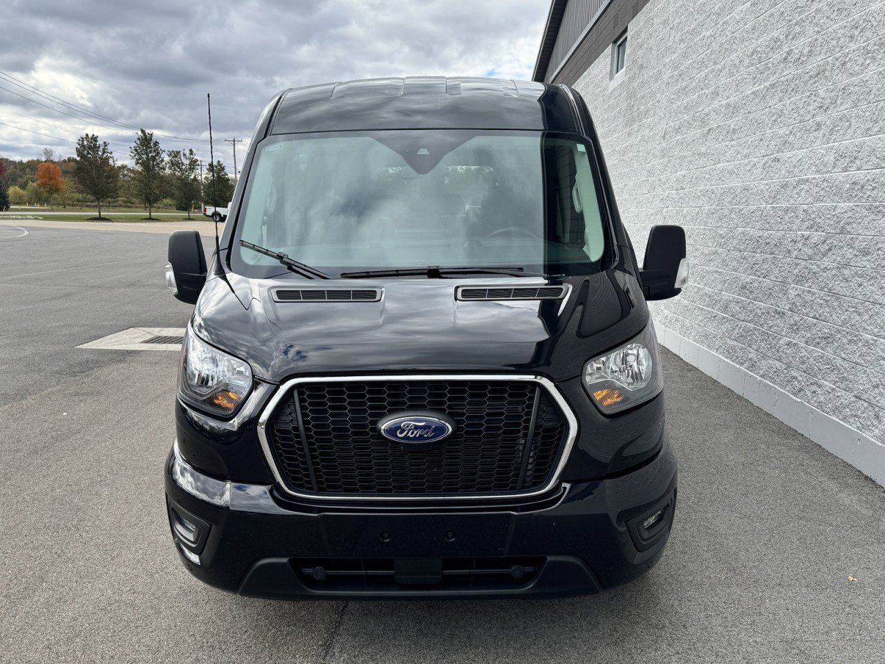 Used 2024 Ford Transit 350 XLT image 2