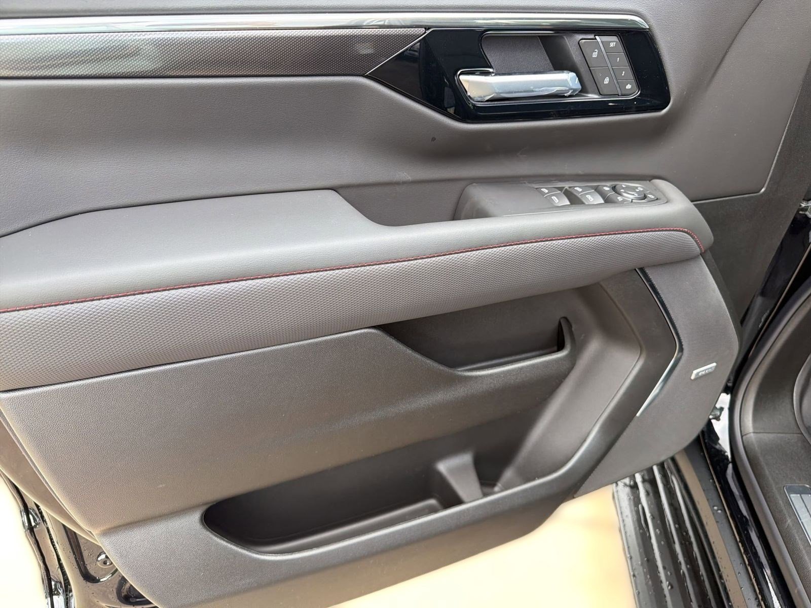 New 2026 Chevrolet Tahoe RST RWD image 12