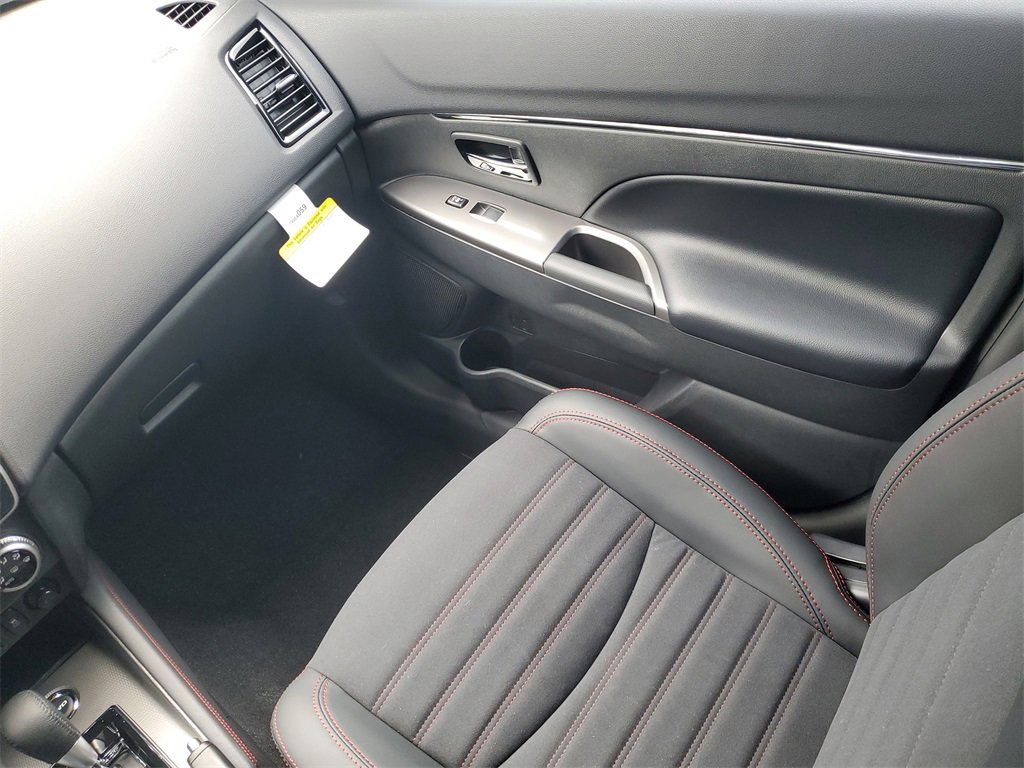 New 2025 Mitsubishi Outlander Sport SE image 11