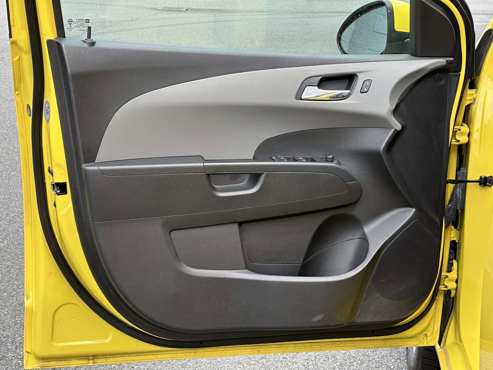 Used 2015 Chevrolet Sonic LT w/ LT Promotional Package FWD image 15