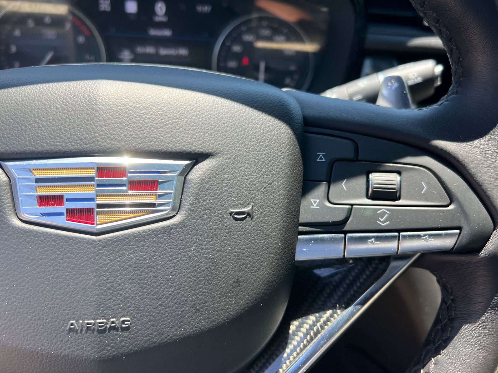 Used 2023 Cadillac XT6 Sport w/ Technology Package AWD/4WD image 34
