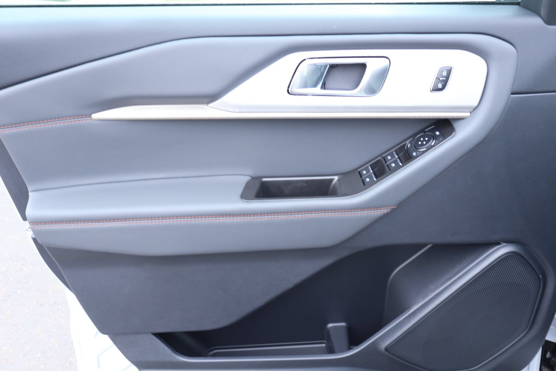New 2026 Ford Explorer Active w/ Active Comfort Package AWD/4WD image 18
