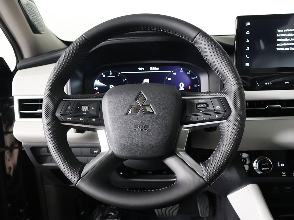 New 2025 Mitsubishi Outlander SE image 43